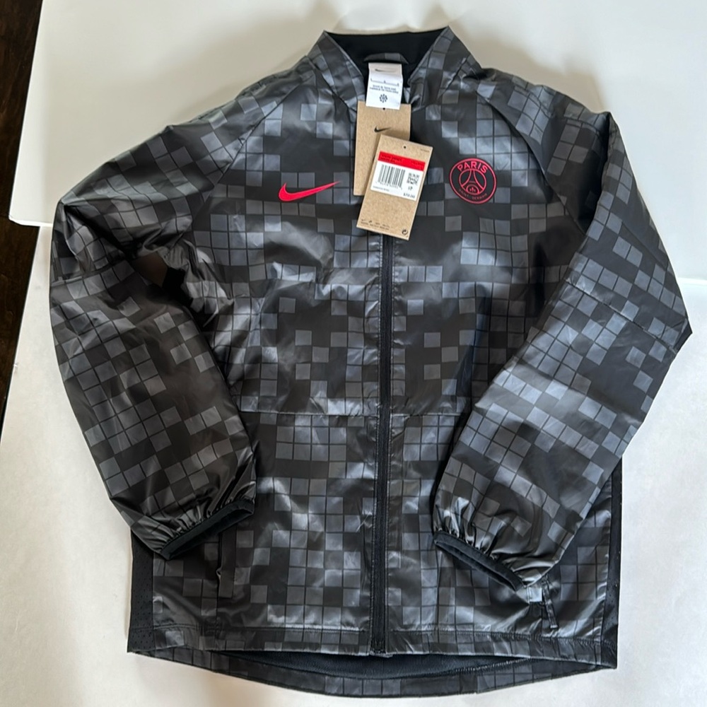 NWT Nike Paris Saint Germain Windbreaker Jacket Grey PSG DB8165-025. Youth Large